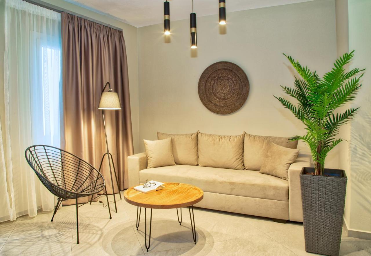 Corali Suites Andros Batsi  Bagian luar foto