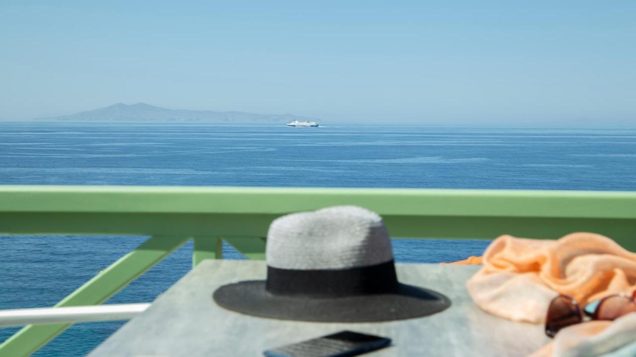 Corali Suites Andros Batsi  Bagian luar foto