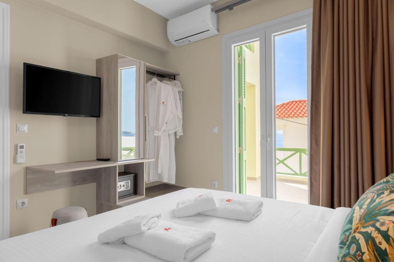 Corali Suites Andros Batsi  Bagian luar foto