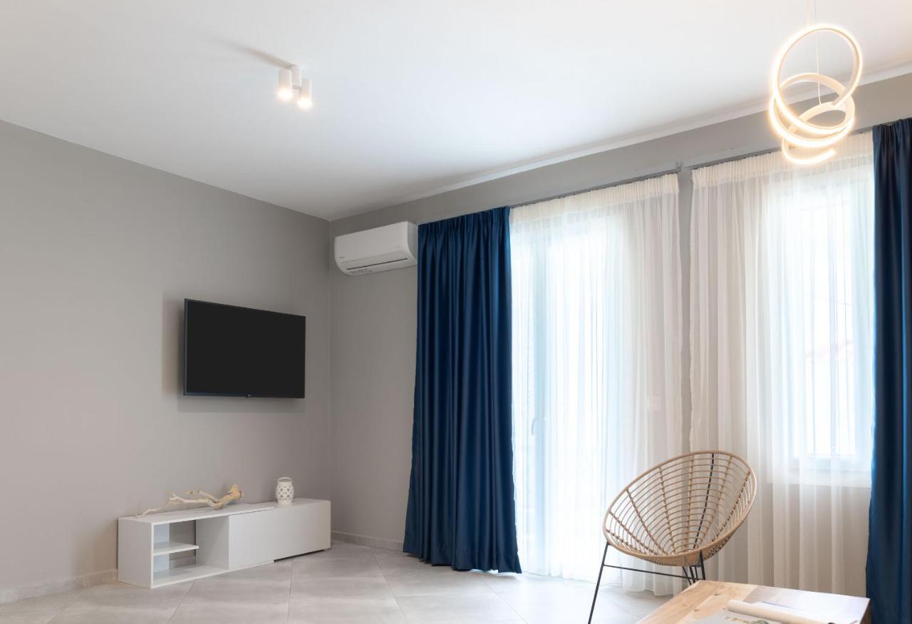 Corali Suites Andros Batsi  Bagian luar foto